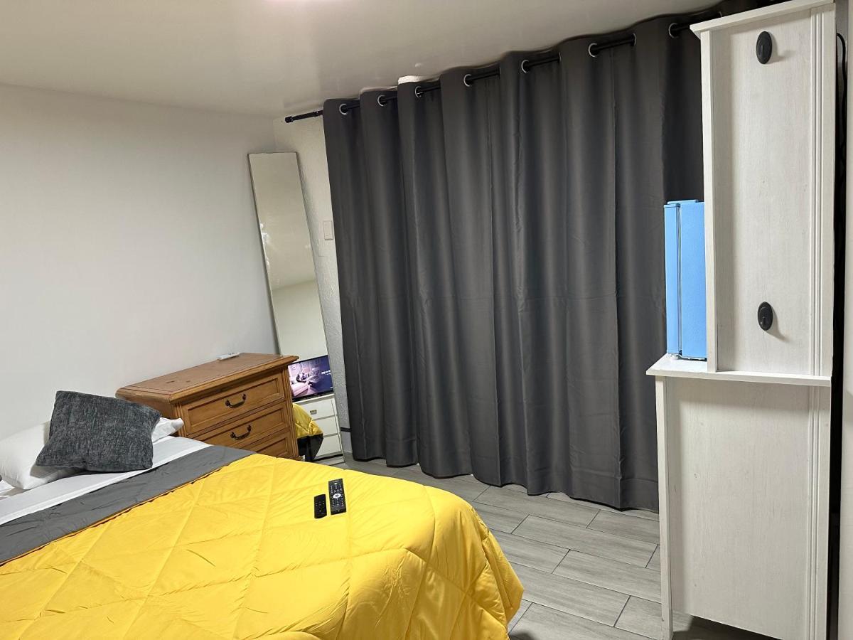 Serene Full Bed With 50 Inch Smart Tv, Netflix, Airplay, Mini-Fridge, And 500 Mbps Wifi Near Fiu, Dolphin Mall, Airport 마이애미 외부 사진